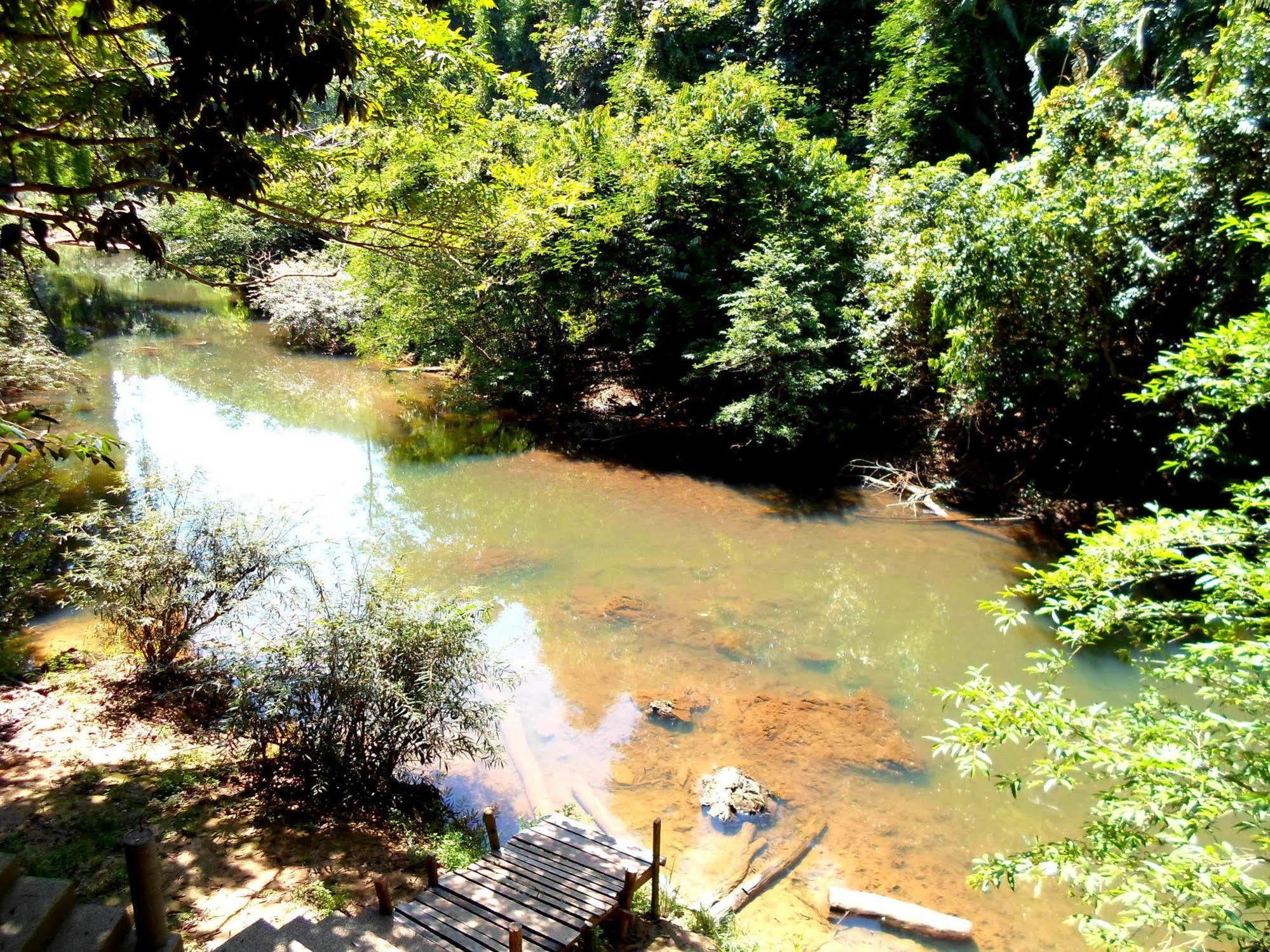 The Cliff & River Jungle Resort Phanom Bagian luar foto